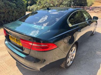 JAGUAR XE 2.0 XE Portfolio D Auto 4dr