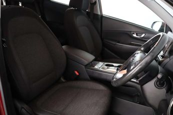 Hyundai KONA 39kWh Premium SUV 5dr Electric Auto (10.5kW Charger) (136 ps)