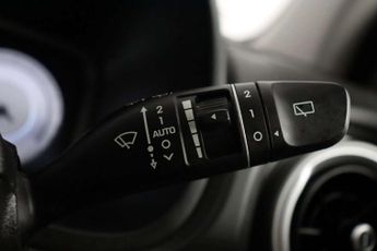 Hyundai KONA 39kWh Premium SUV 5dr Electric Auto (10.5kW Charger) (136 ps)