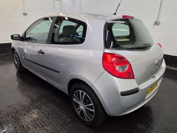Renault CLIO 1.6 Clio Expression Auto 3dr