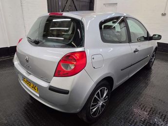 Renault CLIO 1.6 Clio Expression Auto 3dr
