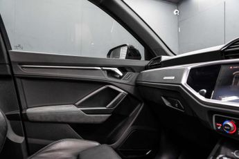 AUDI Q3 2.0 Q3 Vorsprung 40 TFSI Quattro Semi-Auto 4WD 5dr