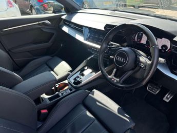 AUDI A3 1.5 A3 Sportback 35 TFSI MHEV S Line Semi-Auto 5dr