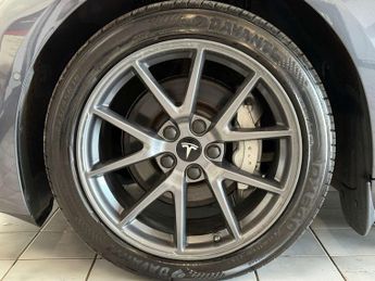 TESLA MODEL 3 Model 3 Long Range AWD 4WD 4dr