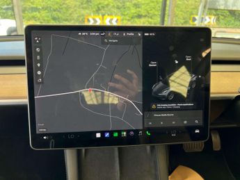 TESLA MODEL 3 Model 3 Standard Range + 4dr