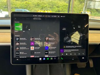 TESLA MODEL 3 Model 3 Standard Range + 4dr