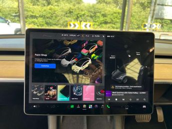 TESLA MODEL 3 Model 3 Standard Range + 4dr