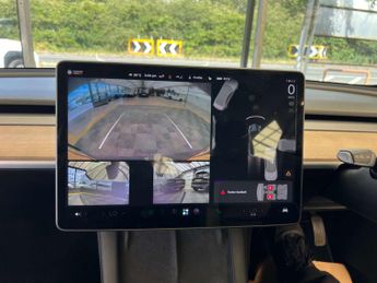 TESLA MODEL 3 Model 3 Standard Range + 4dr