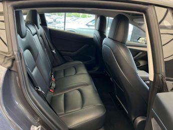 TESLA MODEL 3 Model 3 Standard Range + 4dr
