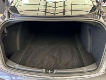 TESLA MODEL 3 Model 3 Standard Range + 4dr
