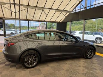 TESLA MODEL 3 Model 3 Standard Range + 4dr