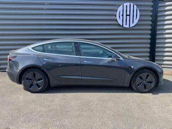 TESLA MODEL 3 Model 3 Standard Range + 4dr