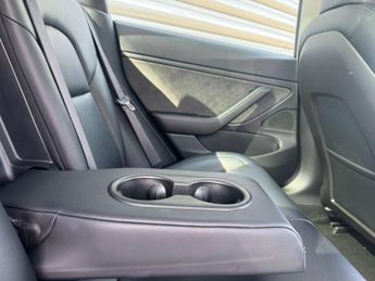 TESLA MODEL 3 Model 3 Standard Range + 4dr