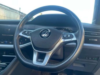 Volkswagen Touareg 3.0 TSI V6 R-Line Tech SUV 5dr Petrol Tiptronic 4Motion Euro 6 (