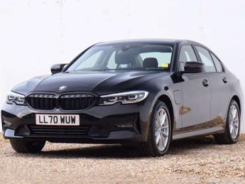 BMW 3 SERIES 2.0 330e 12kWh SE Pro Saloon 4dr Petrol Plug-in Hybrid Auto Euro