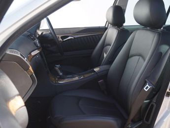 Mercedes-Benz E Class 3.5 E350 Avantgarde Saloon 4dr Petrol G-Tronic