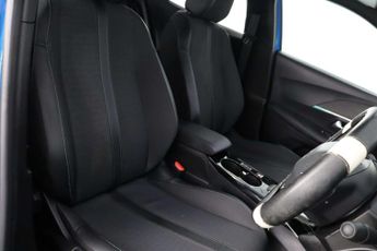 Peugeot E-2008 50kWh Allure Premium + SUV 5dr Electric Auto (7kW Charger) (136 