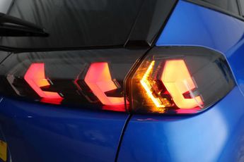 Peugeot E-2008 50kWh Allure Premium + SUV 5dr Electric Auto (7kW Charger) (136 
