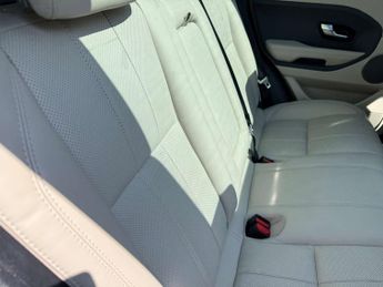 Land Rover RANGE ROVER EVOQUE 2.2 Range Rover Evoque Dynamic Luxury SD4 Auto 4WD 5dr
