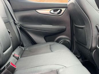 Nissan QASHQAI 1.5 Qashqai Tekna dCi 5dr