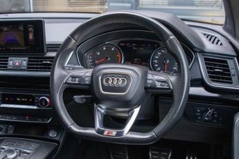 AUDI Q5 2.0 TDI 40 Black Edition SUV 5dr Diesel S Tronic quattro Euro 6 