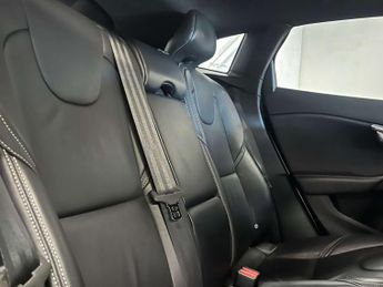 VOLVO V40 2.0 V40 R-Design Pro D3 Auto 5dr