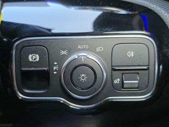 MERCEDES-BENZ A-CLASS 2.0 A 220 AMG Line Auto 5dr