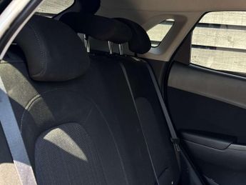 HYUNDAI KONA 1.6 Kona Premium GDi HEV Semi-Auto 5dr