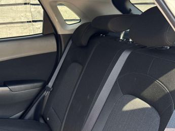 HYUNDAI KONA 1.6 Kona Premium GDi HEV Semi-Auto 5dr