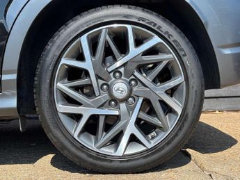 HYUNDAI KONA 1.6 Kona Premium GDi HEV Semi-Auto 5dr