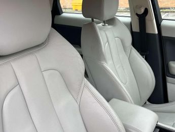Land Rover RANGE ROVER EVOQUE 2.2 Range Rover Evoque Pure eD4 4x2 5dr