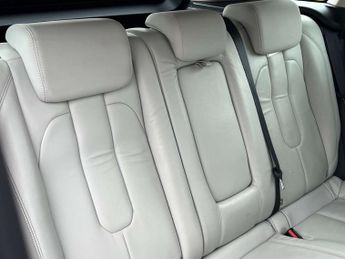 Land Rover RANGE ROVER EVOQUE 2.2 Range Rover Evoque Pure eD4 4x2 5dr