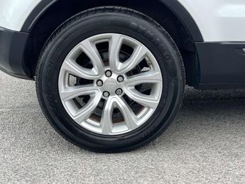Land Rover RANGE ROVER EVOQUE 2.2 Range Rover Evoque Pure eD4 4x2 5dr