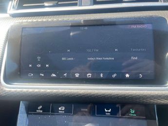 Land Rover RANGE ROVER VELAR 2.0 Range Rover Velar R-Dynamic S D240 Auto 4WD 5dr