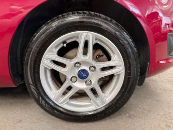 Ford Fiesta 1.0T EcoBoost Zetec Hatchback 5dr Petrol Powershift Euro 5 (100 