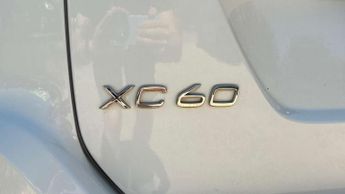 VOLVO XC60 2.4 D5 SE Lux Nav SUV 5dr Diesel Geartronic AWD Euro 5 (215 ps)