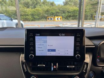 TOYOTA COROLLA 2.0 Corolla Design HEV CVT 5dr