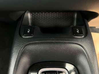 TOYOTA COROLLA 2.0 Corolla Design HEV CVT 5dr