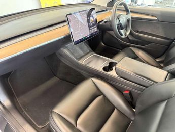 TESLA MODEL 3 Model 3 Long Range AWD 4WD 4dr