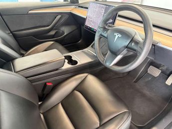 TESLA MODEL 3 Model 3 Long Range AWD 4WD 4dr