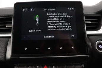 Renault Captur 1.6 E-TECH techno SUV 5dr Petrol Hybrid Auto Euro 6 (s/s) (145 p