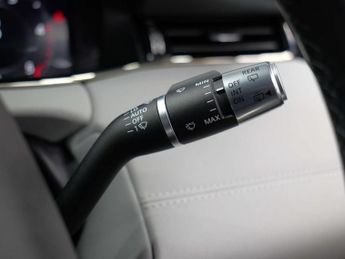 Land Rover Range Rover Evoque 2.0 Range Rover Evoque R-Dynamic SE D Auto 4WD 5dr