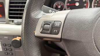 VAUXHALL VECTRA 1.8 VVT SRi Hatchback 5dr Petrol Manual (173 g/km, 138 bhp)