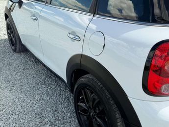MINI COUNTRYMAN 1.6 Countryman Cooper Auto 5dr