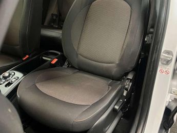 MINI COUNTRYMAN 2.0 Countryman Cooper D Auto 5dr