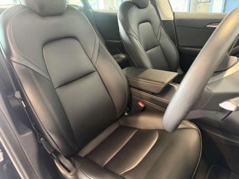 TESLA MODEL 3 Model 3 Standard Range + 4dr