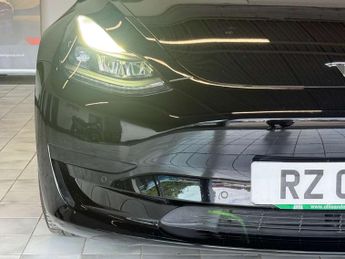 TESLA MODEL 3 Model 3 Standard Range + 4dr