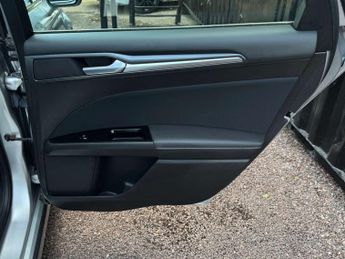 FORD MONDEO 1.5 Mondeo Titanium Auto 5dr