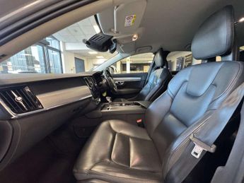Volvo S90 2.0 D4 Momentum Saloon 4dr Diesel Auto Euro 6 (s/s) (190 ps)