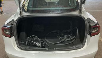 TESLA MODEL 3 Model 3 Standard Range + 4dr